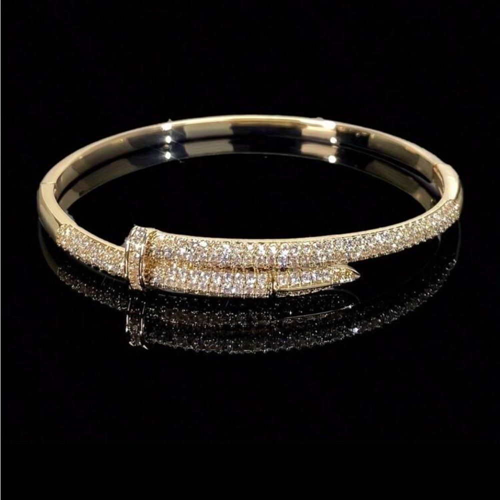 Gold Bangle Bracelet Q187